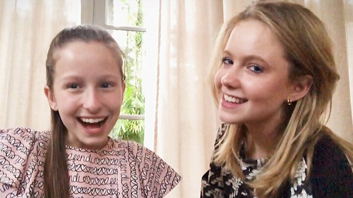 Chị em nhà Rogers rôm rả chuyện năm mới! Chúc mọi người Tết Nguyên Tiêu vui vẻ! Năm Sửu phát tài, ma