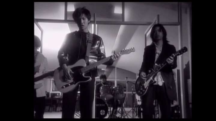 Paradox - รุ้ง MV