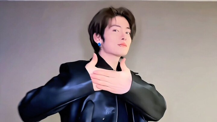 Nóng quá rồi! Rikimaru cũng nhảy luôn bản Đại Hoa Kiều của Zhang Yixing!!