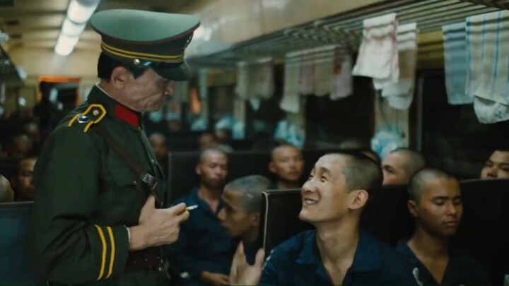 More thrilling than Hollywood! The 1980s Chinese crime film textbook, “Westbound Prison Bus.”