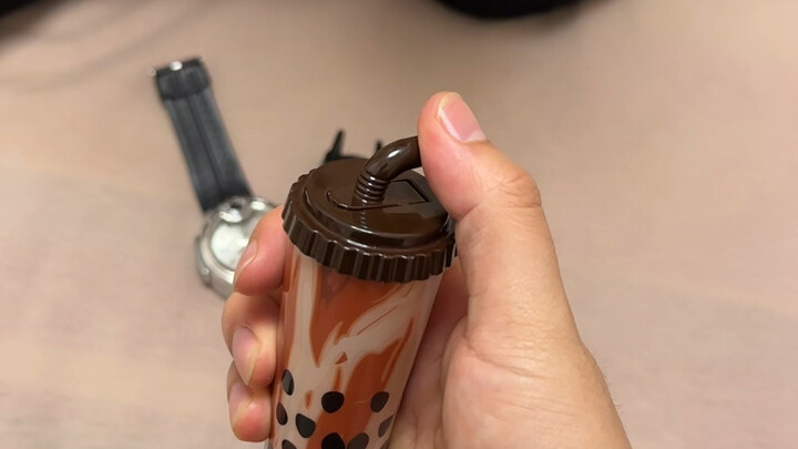 Đem cho vợ xem mấy chiếc bật lửa ở các mức giá khác nhau, các bạn thích cái nào nhất?