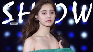 [Spotting/Fashion Show/Seasonal Edition] I'm really just here to promote the song...