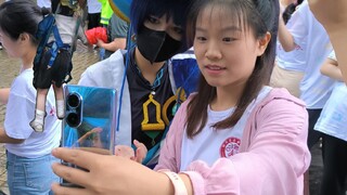 "Chuyện cosplay người vô gia cư năm ba trung học cơ sở để chụp ảnh tốt nghiệp"