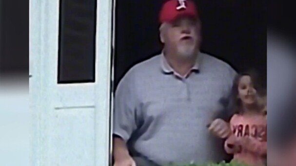 Ada kalimat yang hampir terlontar dari mulutku