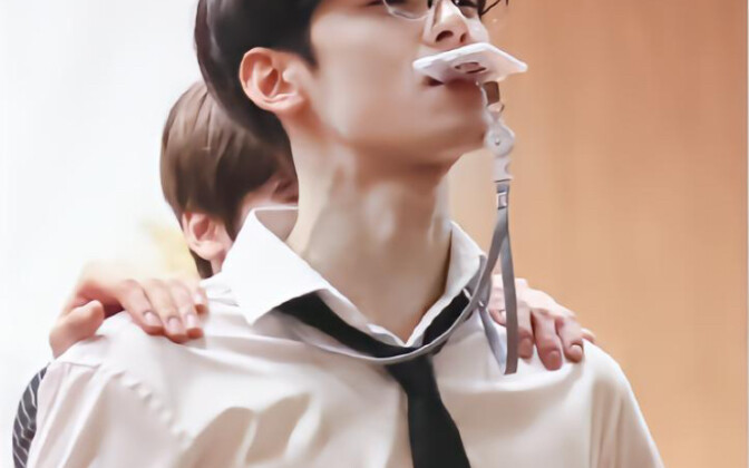 Holy shit... I totally understand why Cheng Xiao doesn't dare to look him in the eye!!!