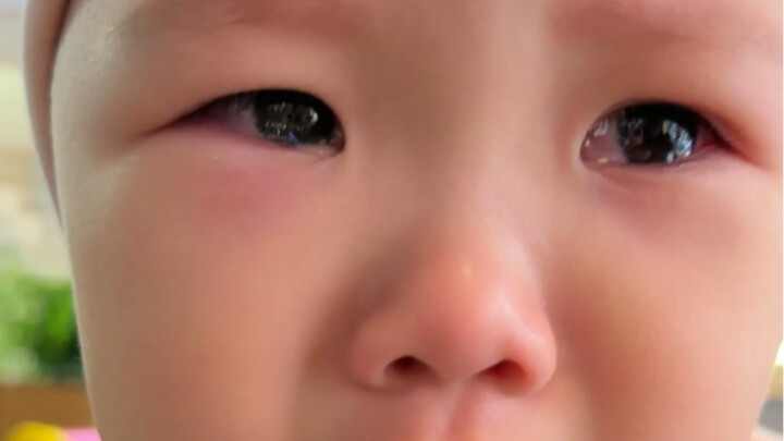 Bisakah balita berusia dua tahun menyelesaikan tugas belanja sendirian dengan uang 30 yuan? #BalitaM