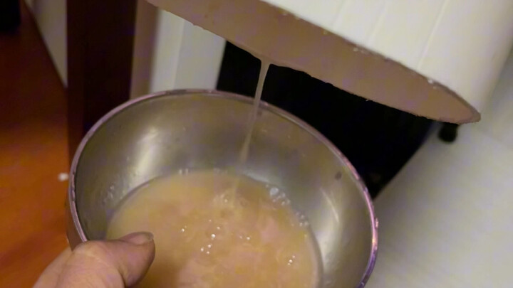 Bạn gái tôi đã nghĩ ra phương pháp kỳ lạ này, đừng nói với tôi nhé, nhưng nó khá tiện lợi và thiết t