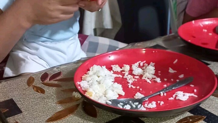 nagugutom  na batang paslit