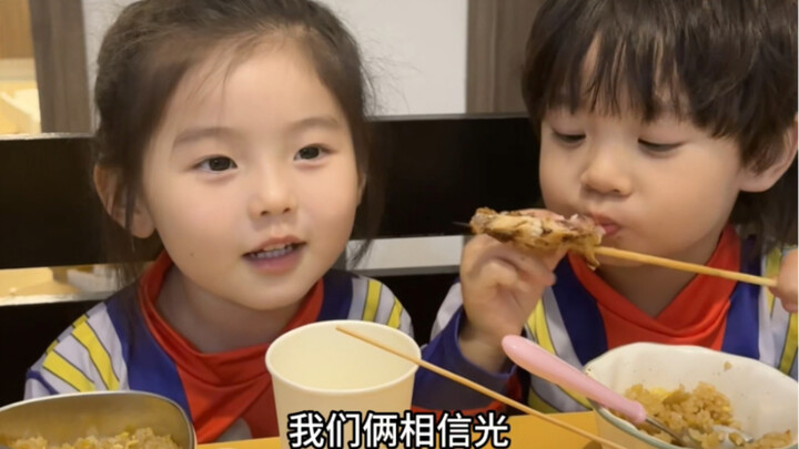 Two Ultramen together are truly so heartwarming!