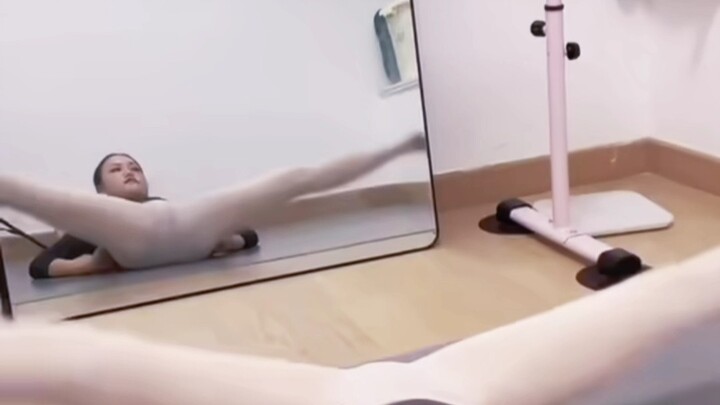 Latihan Dasar Tari (6)