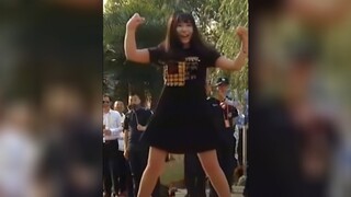 〖小视频86〗刘飞儿走红毯终于扬眉吐气！