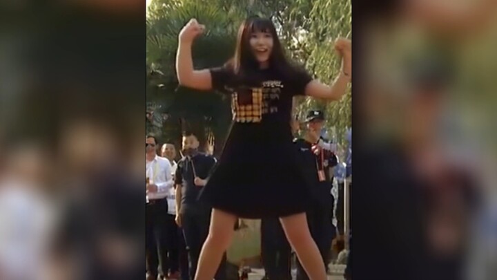 〖Short video 86〗Liu Feier finally got proud of herself when she walked on the red carpet!