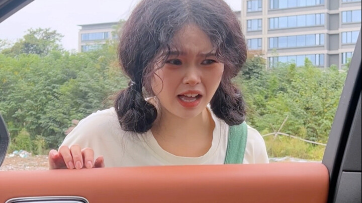 Saat Pertama Kali Naik Kereta Listrik Teman Aku