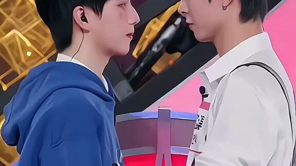 secretary Chen😍🤭