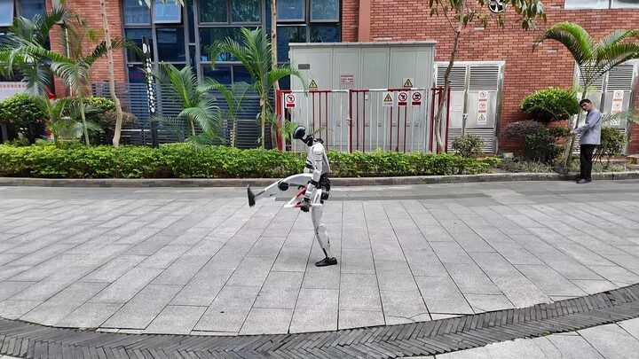 Robot Daily Training - English Dance 1