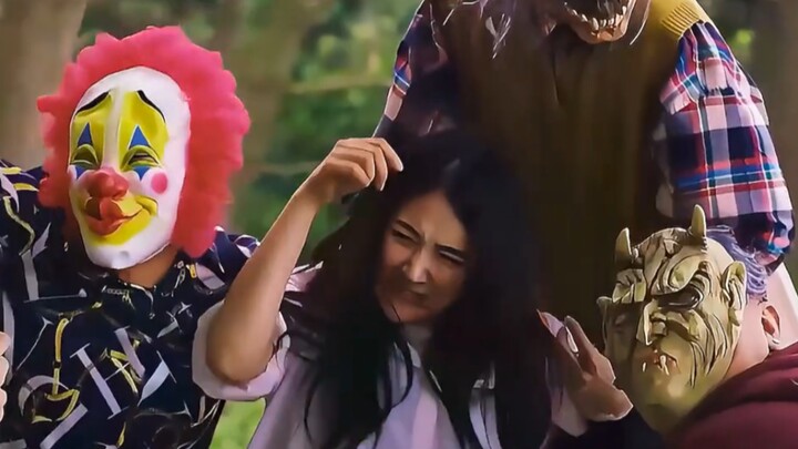 A girl streaming live in the wild was terrified to discover she could actually hear a group of thugs