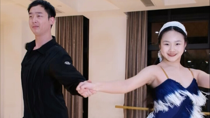 10 menit koreografi yang ekstrem! Duo Latin yang seksi ini memukau penonton. Bagaimana penilaian And