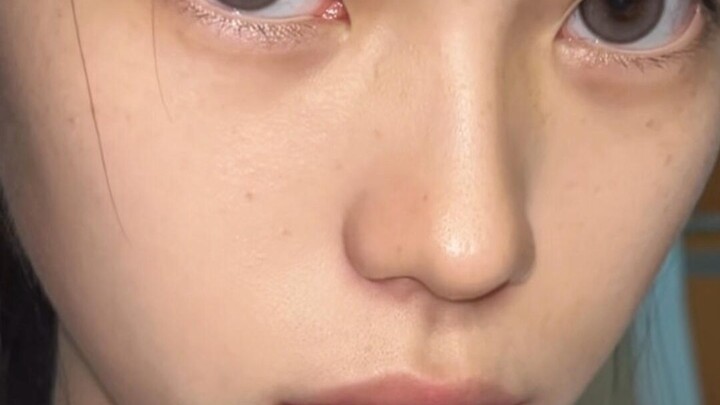 Taking a close-up photo without makeup