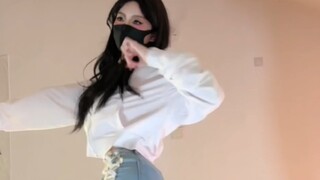 Flat shoes are back~ Who wants to watch the 3-minute version of the train shake~