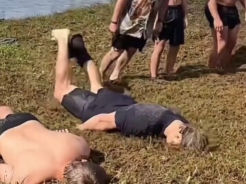 Manusia Hancur Total 13