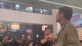 女人听的是气氛，而男人听到的是心酸，听的是现实生活酸甜苦辣