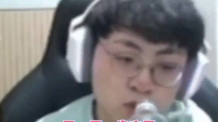 这就是秀神的格局！dk全队决定陪rng打训练赛！