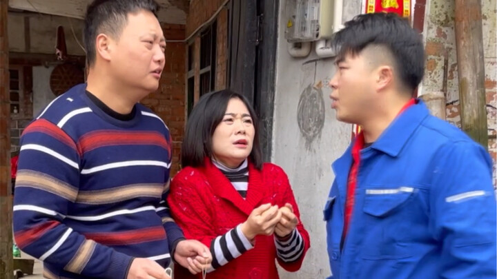 The road to free meals is tough; I gain 30 jin every Chinese New Year.