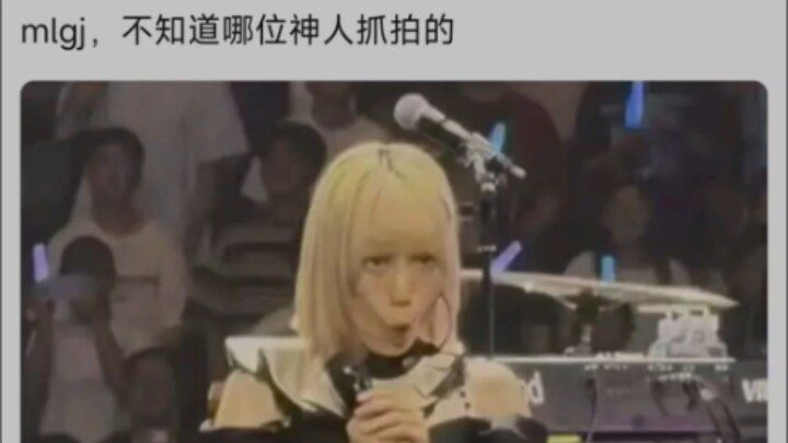 So amazing?! I wonder which genius managed to capture this.