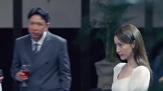 The ending is about to start be, the hero is resurrected from the dead, but the heroine suddenly get