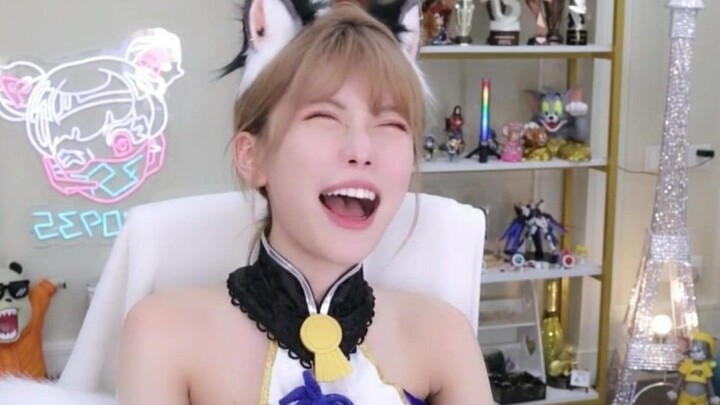 Zhou Shuyi: If I take off my stockings, what kind of person does that make me?