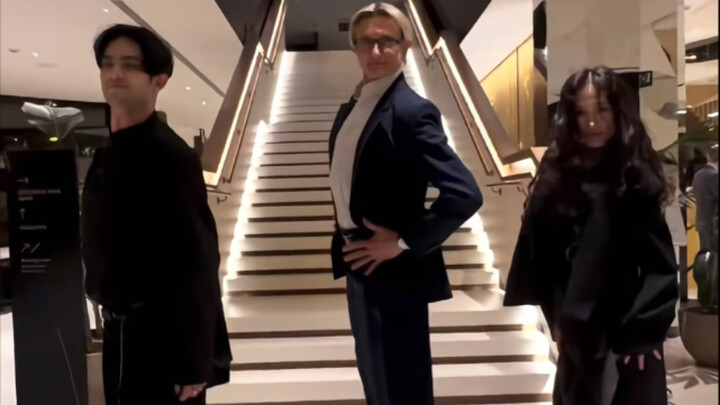 Versi Tari “Kereta Pengantin Besar”