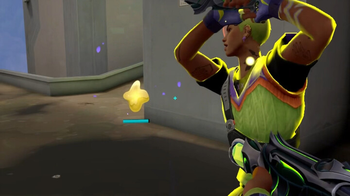 เสี่ยวปีไม่พูดอะไร ได้แต่ปกป้องเจ้านายอย่างเดียว