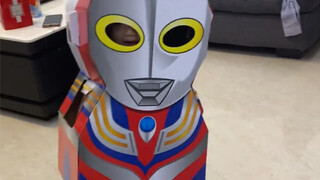 买了，全款买了！反正孩子都逃不过奥特曼 主要才半杯奶茶，光角色扮演就能玩一天，又不是没这实力，总比孩子眼巴巴的羡慕别的孩子强！