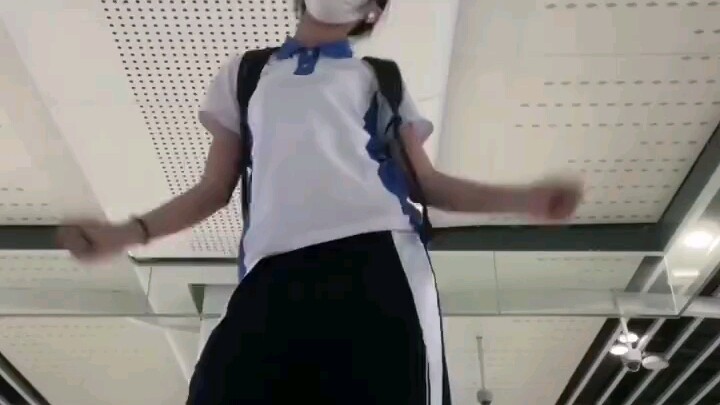地铁随拍 #深圳校服