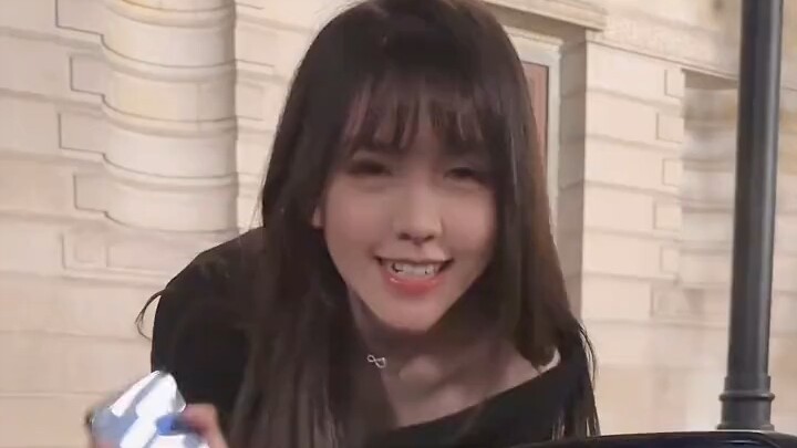 Nếu tôi không có chiếc xe này, liệu bạn có còn ngoái lại nhìn tôi không?