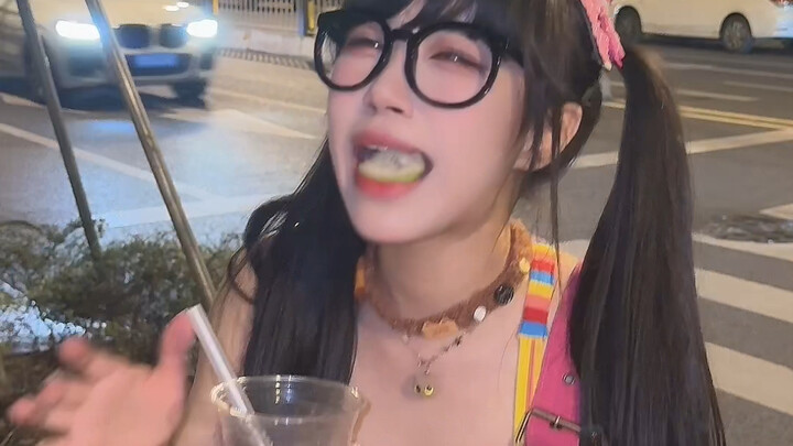 我 吃 柠 檬