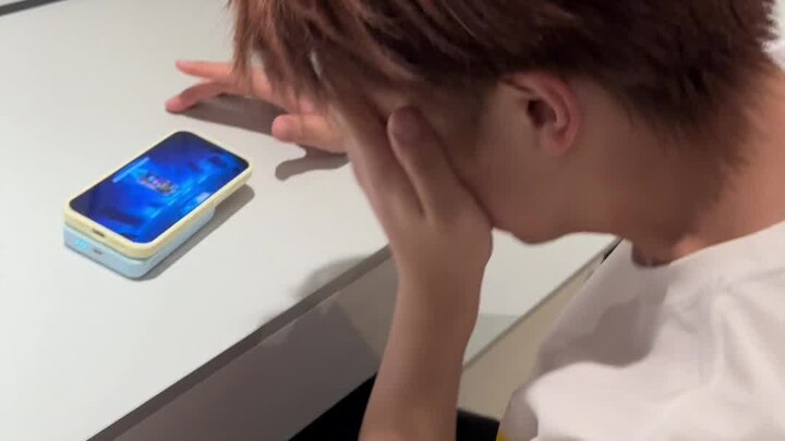 ช็อตพังทลายของนักฆ่าไร้เทียมทานเมื่อถูกขโมยโลโก้