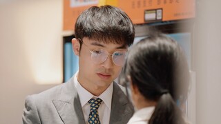 หลังจากที่ฉันร่ำรวยขึ้น ฉันได้พบกับเพื่อนร่วมชั้นเรียนผู้หญิงคนหนึ่งที่เคยใช้ชีวิตในความยากจน
