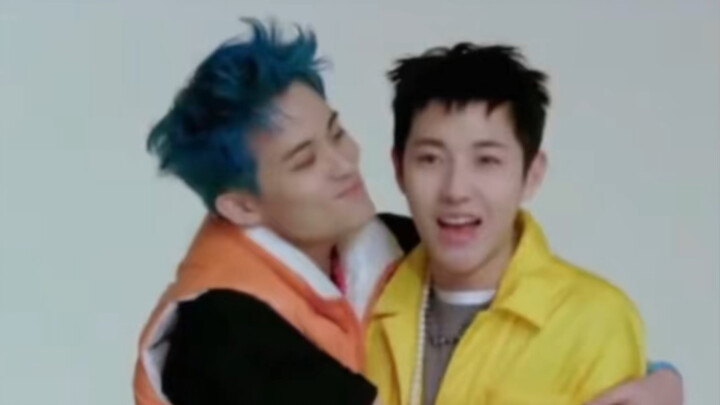 لي ماك: كنتُ يومًا رجلًا مغايرًا، إلى أن...