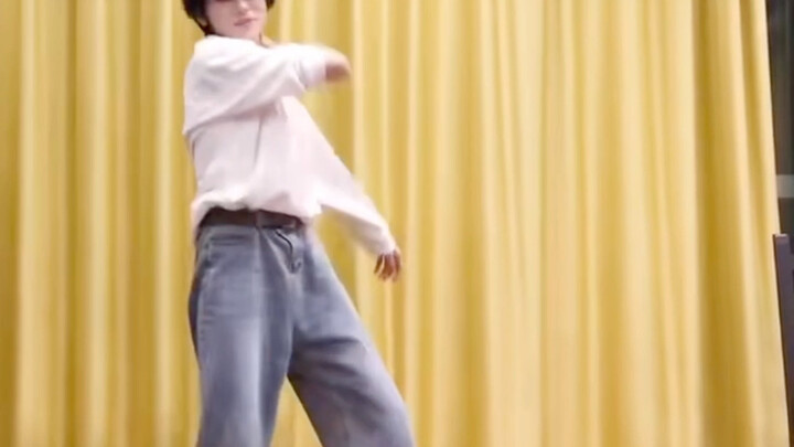I really like this little guy's girl group dance