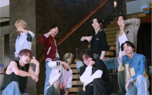 justmaiko cùng ENHYPEN trình diễn mashup vũ đạo “Sweet Venom”, “Bite Me”, “ParadoXXX Invasion” – một
