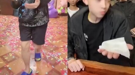 مستوى الجنرال يو الثقافي لا يسمح له بفهم هذا من الأساس.