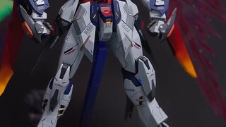 Tampilan Super Destiny Gundam
