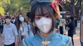 Có rất nhiều chàng trai cải trang ở triển lãm truyện tranh