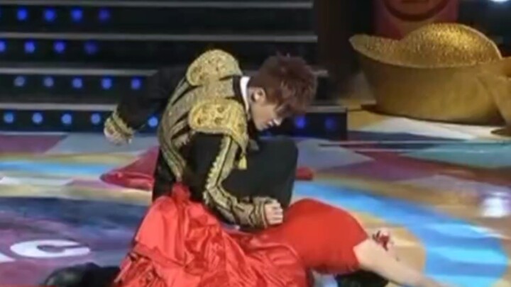 Tan Jianci Bullfighting Dance Tan Jianci and A Duo Bullfighting Dance Two Versions Collection