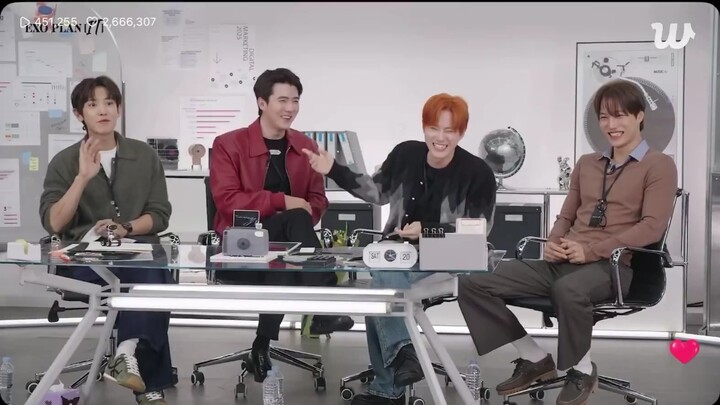 【EXO】Sehun: Kenapa semua orang malah nge-post angka “9”?  Suho: Karena EXO, EXO… (sembilan member), 