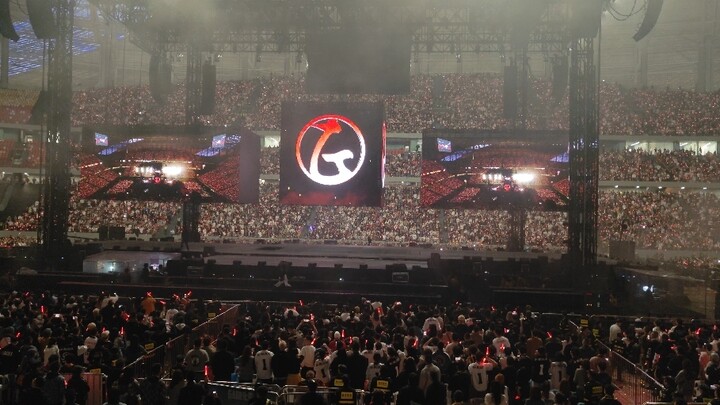 GAI, C Block สนามกีฬา — เพลง “Jianghu Liu” หวังเหอตี้ บูรีจี และ เวิลด์ ขึ้นเวทีเดียวกัน