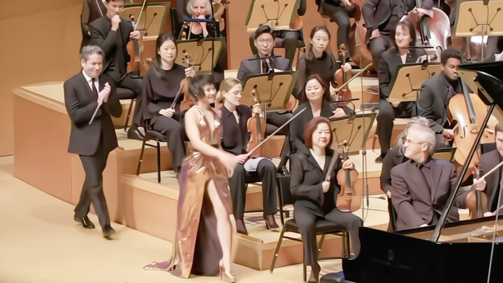 Yang Kakak pakai bukan rok, tapi sikap!