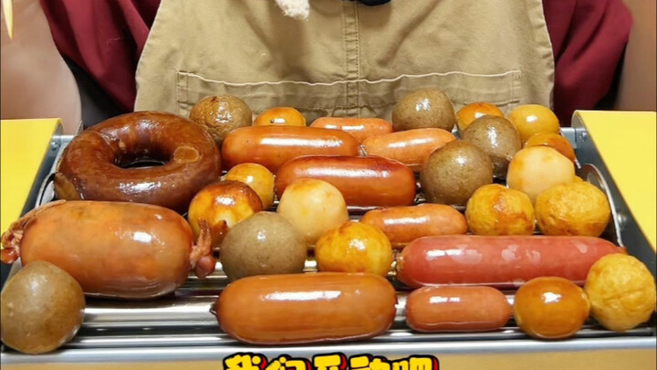 نقانق مشوية وزلابية مطهوة على البخار