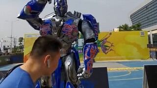 Saudara Zhuzhu ini lebih suka bersenang-senang